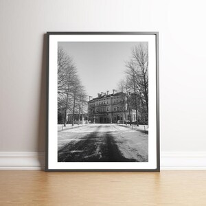 Winter Newport Mansion Schnee Architektur Narragansett Rhode Island Strand Ozean Neuengland schwarz und weiß | Sofortiger Download Digitaldruck