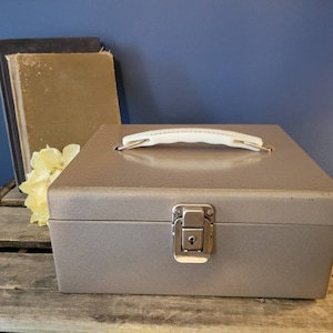 Vintage Metal Storage File Lock Box with Handle Mid Century FREE SHIPPING