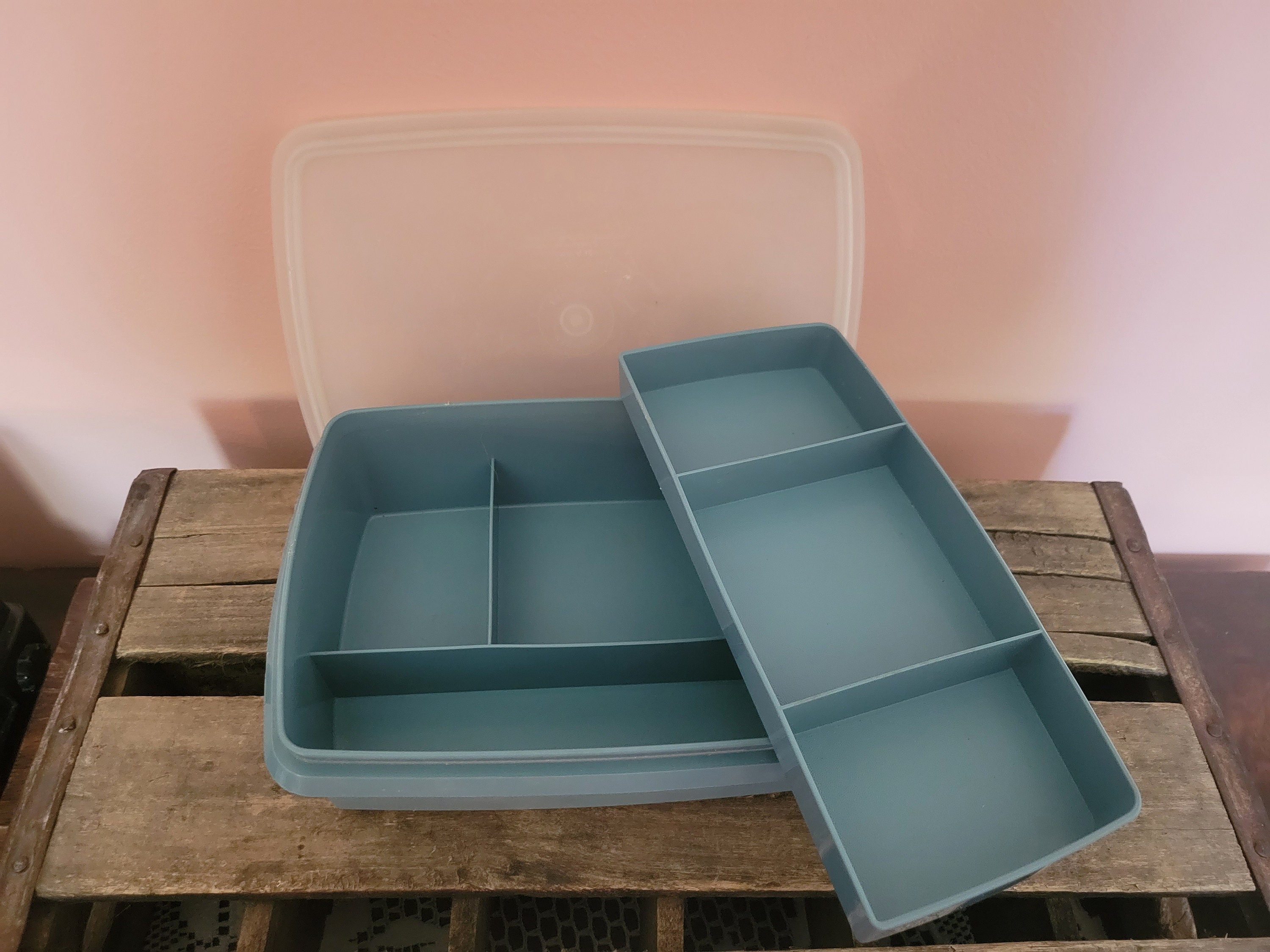 Vtg Tupperware Tuppercraft Stow-n-go Divided Storage Box 1579-5 