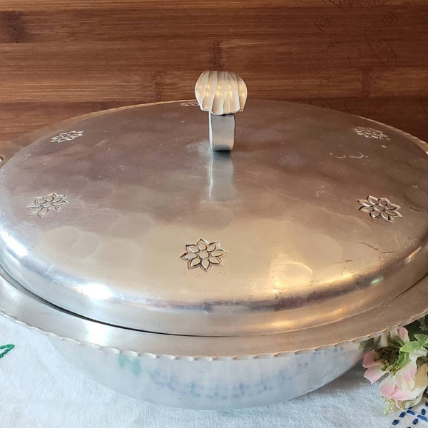 Vintage Hammered Aluminum Hand Wrought Buenilum Casserole Serving Dish FREE SHIPPING