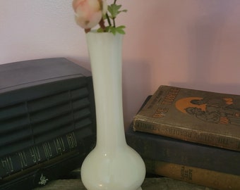 Vintage Haeger USA Bud Vase: Art Deco Ivory Vase #304
