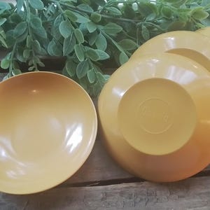 Vintage Oneida Melmac Melamine Set of Four Fruit Dish Side Dish Bowls Yellow FREE SHIPPING