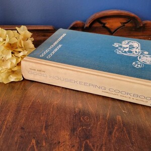 Vintage Cookbook The New Better Housekeeping Cookbook Hardback 1963 Cookbook FREE SHIPPING