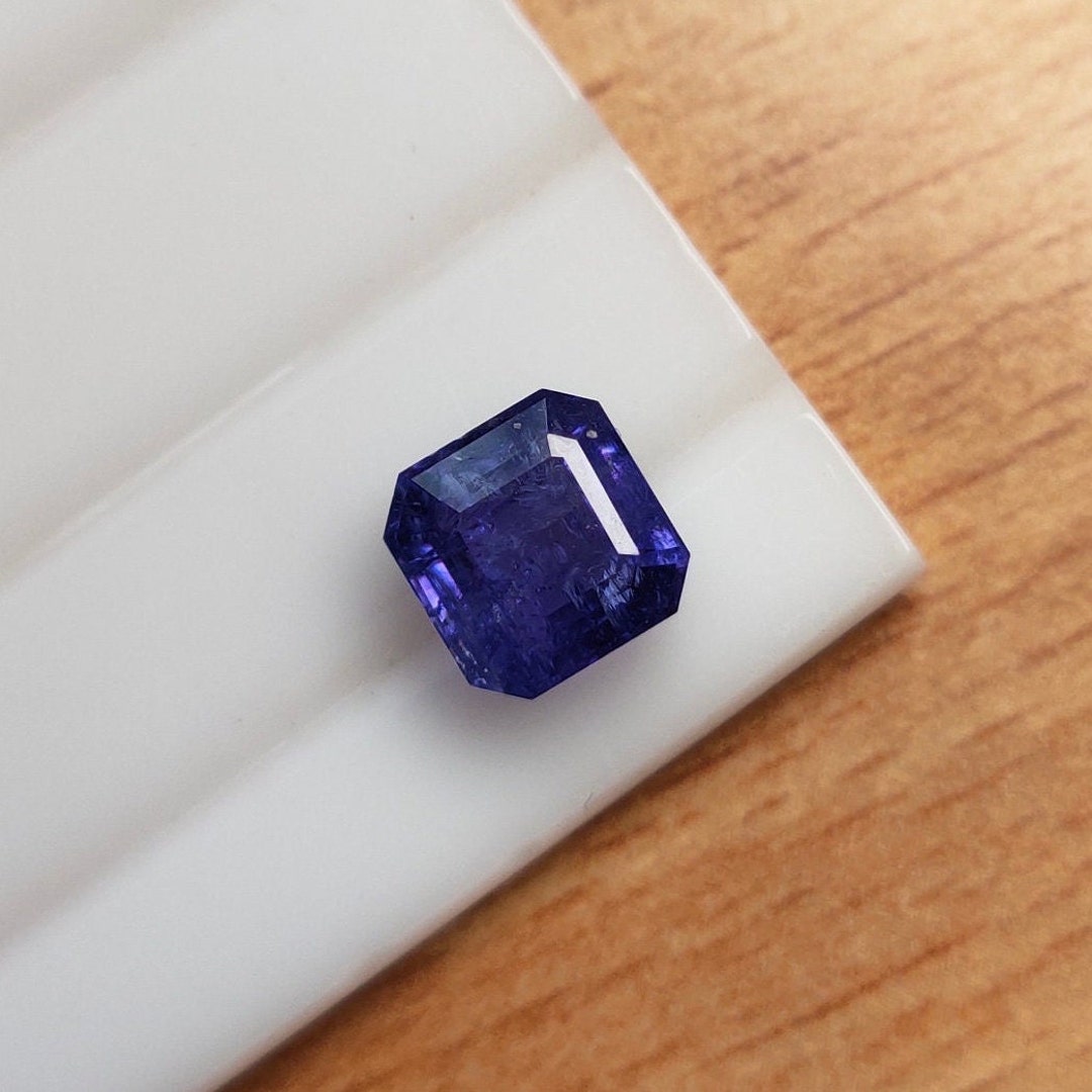 天然タンザナイト スクエア オクタゴン 4.38 カラット 8 x 8 mm 天然タンザナイト スクエア オクタゴン 4.38 カラット 8 x 8 mm