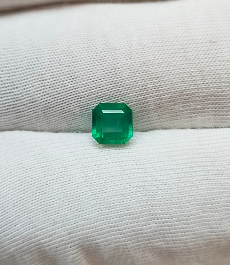 Natural Emerald 6x6x3.9 MM faceted cut Square Octagon 1 Pieces 1.06 Cts Good Green loose gemstone natural Zambian emerald gemstone OC-28