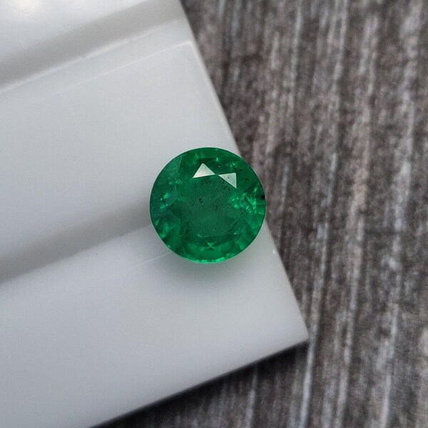 Zeldzame smaragd 8 mm rond geslepen 2,41 cts. AAA+ natuurlijke smaragd Onbehandelde edelsteen-natuurlijke smaragd geslepen-oog schoon losse smaragd-top levendige groene smaragd