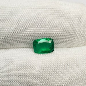 Natural Emerald Cushion 6x8 mm 1.00 Cts green-Loose Emerald Cushion shape Gemstone-Emerald Engagement Custom Ring-Green Emerald Cushion