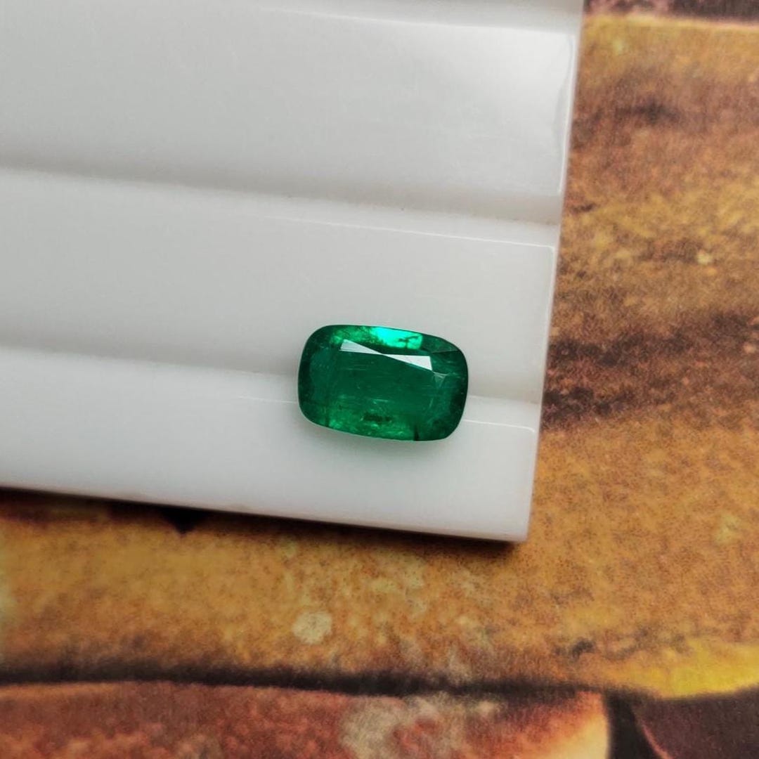 Vivid Green Emerald Gemstone: 1.55 Carat Cushion Cut, Zambia - Etsy
