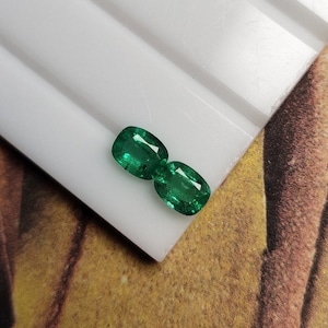 6 x 5 mm Natürliches Smaragd Kissenschliff Paar 1.27 Karat Lebendiges Grün Hoher Glanz Lebendigkeit Smaragd Loses Kissen Unbehandelter transparenter Edelstein