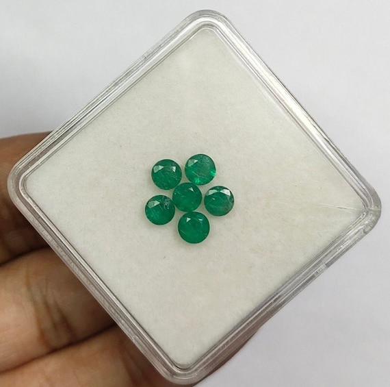 Émeraude Naturelle De Zambie - 4.28 Carats - Pierre Ovale Verte Traitée à L'huile - Qualité Exceptionnelle