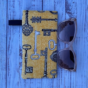 Antique Keys Fabric Eyeglasses Case, Reading Glasses Case, Sunglasses Case, Padded, Portable, Cotton Fabric and Liner, Eyewear Protection.