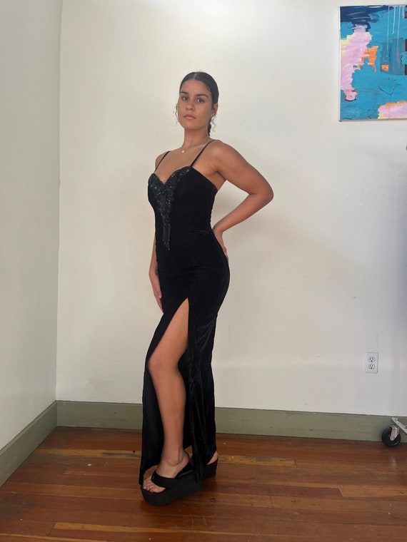 90s vintage black velvet maxi evening gown/prom dress w/beaded front