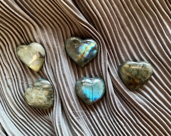 Heart Shaped Labradorite Crystal - Healing Crystals - Third Eye Chakra - Spiritual Journey - Spiritual Awareness - Expanding Consciousness