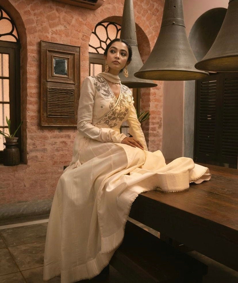 Cream anarkali kurta 2025