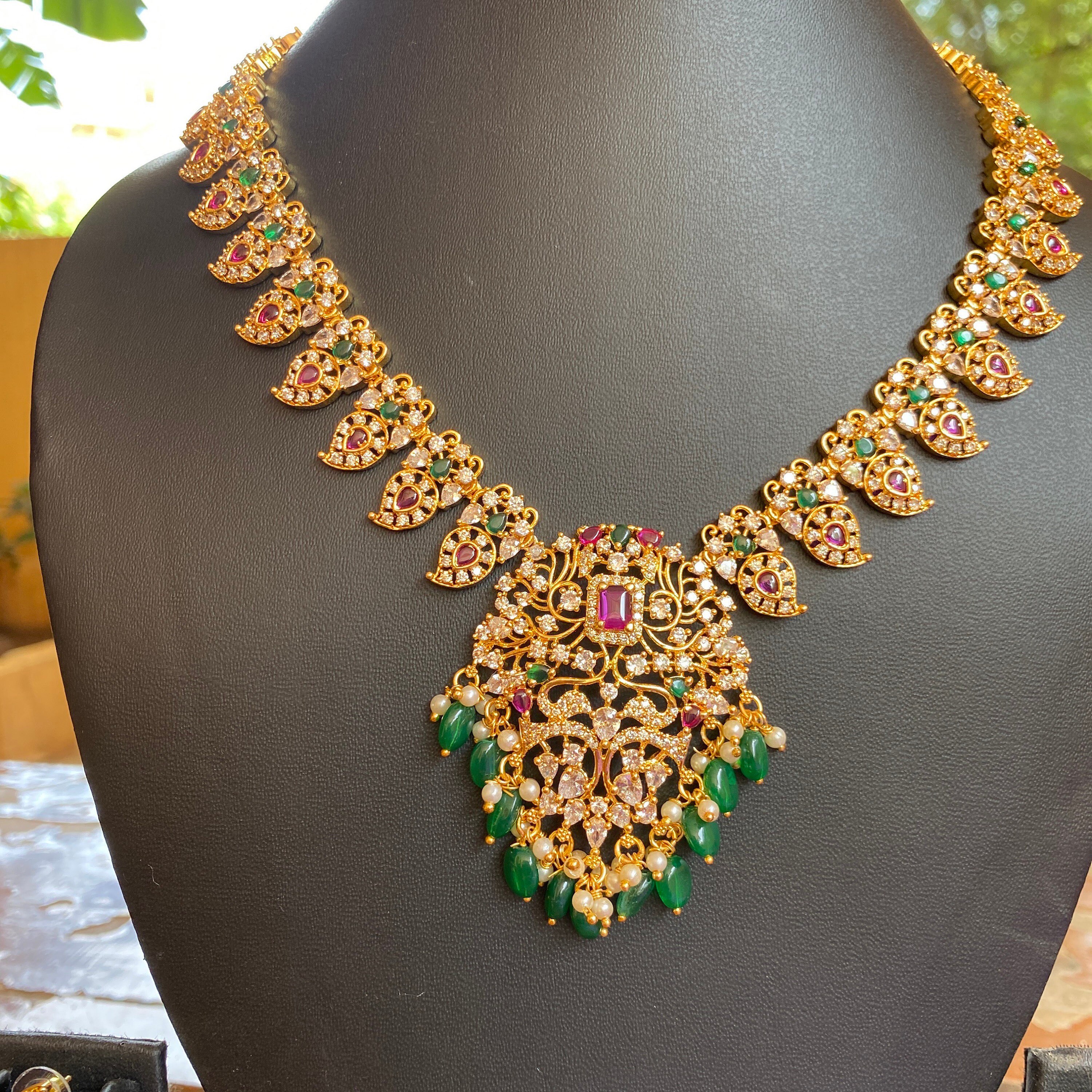 Mango Haram Short Temple Jewelry Set 