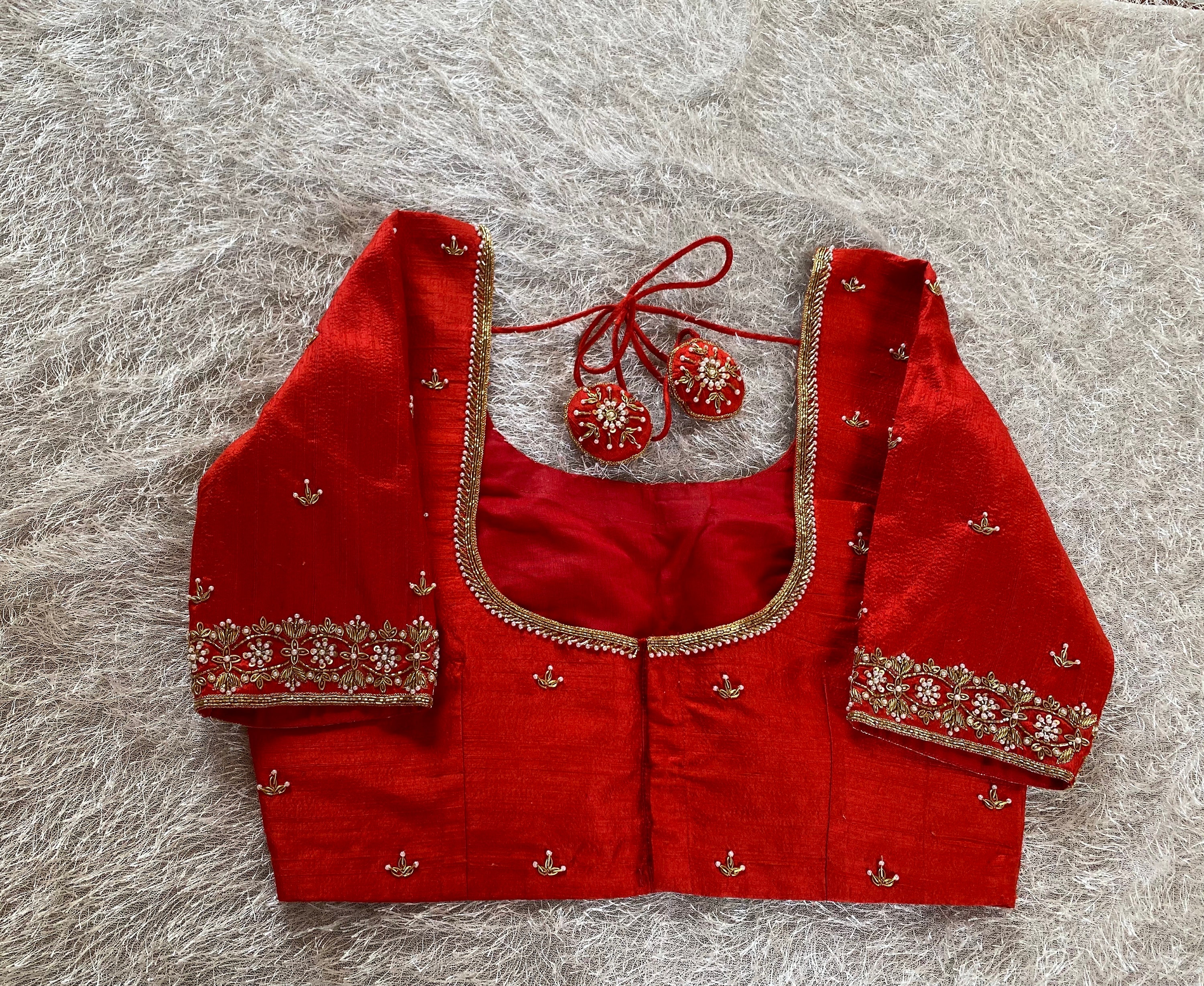Ameri【新品未使用】MEDI EMBROIDERY COLLARBLOUSE Ameri（アメリ）の「MEDI EMBROIDERY COLLAR BLOUSE（シャツ