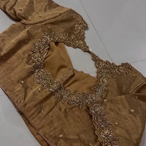 Blusa de seda pura dorada hecha a mano / blusa maggam con rayas doradas / blusa zardosi de seda de tejido puro / blusa bordada a mano / blusa confeccionada