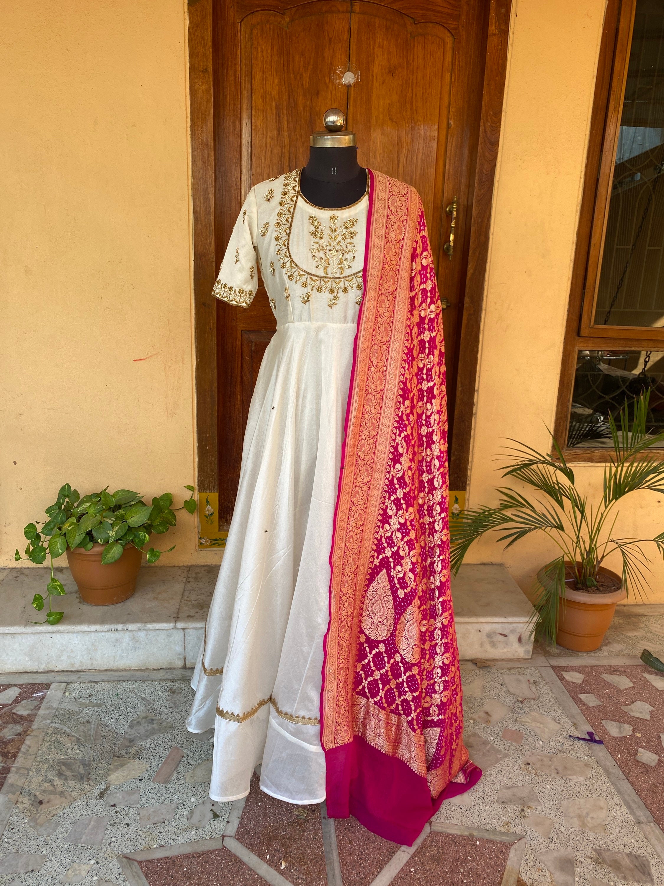 anarkali with kanjeevaram dupatta | Dress makeover, Pattern dress women,  Photoshoot dress