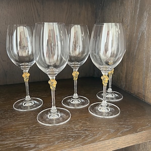Chablis by MIKASA White Wine Glasses With Gold Grapes (5)