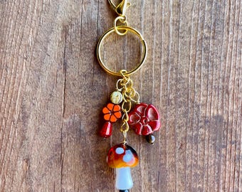 Retro Mushroom Keychain Bag Charm - Whimsical Cottagecore Forest Beaded Accessory
