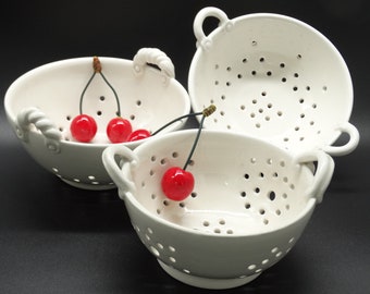 Ceramic (1 piece )colander pierced for washing small fruits white ceramic colanders bowl berry