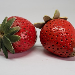 Ceramic Strawberries 2pcs natural size, Realistic fake fruit, Home Decor, Instagram photo prop, restaurant décor, Fruit, Gift, photo prop image 4