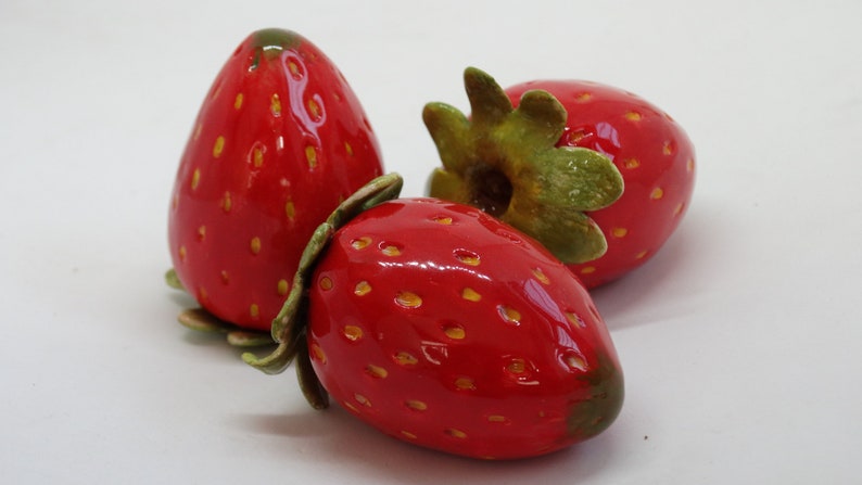 Ceramic Strawberries 2pcs natural size, Realistic fake fruit, Home Decor, Instagram photo prop, restaurant décor, Fruit, Gift, photo prop image 8