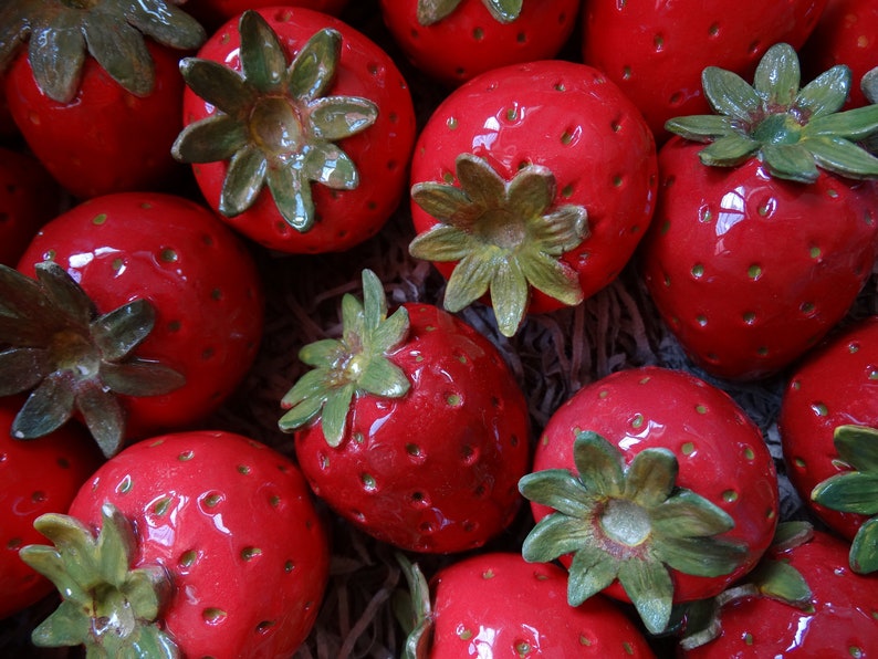 Ceramic Strawberries 2pcs natural size, Realistic fake fruit, Home Decor, Instagram photo prop, restaurant décor, Fruit, Gift, photo prop image 3