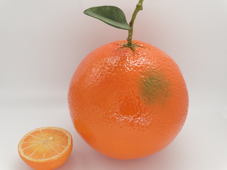 Grande céramique orange avec tige et feuille faite main Orange pour la décoration Fruits orange en céramique grande taille 20x20x20cm cadeau pour elle image 1