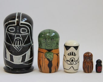 Muñeca Matryoshka de personajes de películas, 10,5 cm (4,13 pulgadas), pintada a mano, 5 piezas, regalo para niños, juguete de madera HECHO en Ucrania