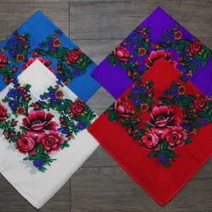Sciarpa floreale Babushka slava Sciarpa di lana Scialle folk etnico Moderno Chic Boho Styling con classico design floreale senza tempo Regalo per lei
