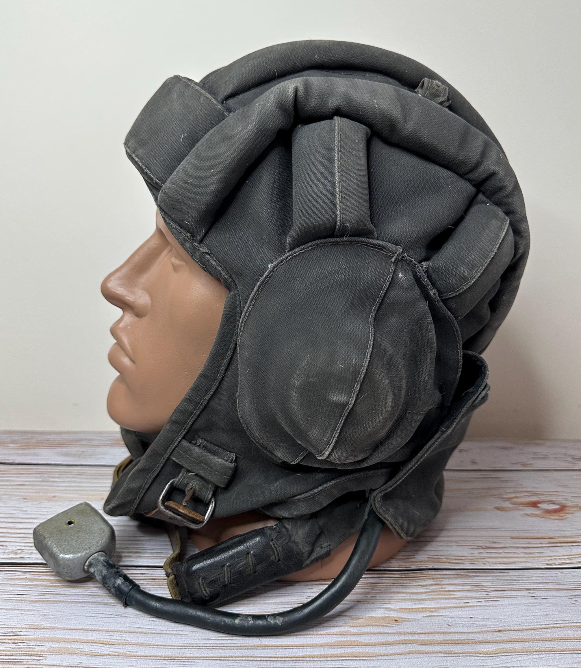 ロシア軍 ソ連軍 放出品 79年製 戦車ヘルメット 冬用 サイズ2 ロシア