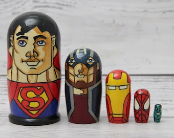 Muñeca rusa Matryoshka de personajes de cómics de 10 cm (3,93 pulgadas), pintada a mano, 5 piezas, regalo para niños, juguetes de madera para niños HECHOS en Ucrania