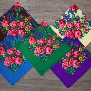 Sciarpa slava Babushka con motivo floreale, sciarpa etnica popolare, scialle moderno chic boho russo con classico design floreale senza tempo, regalo per lei