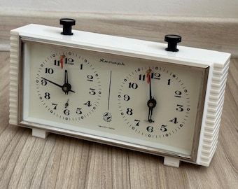 Horloge mécanique de tournoi soviétique vintage Yantar
