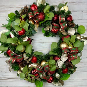 Christmas Wreath, Elegant Christmas Wreath, Christmas Ball Wreath