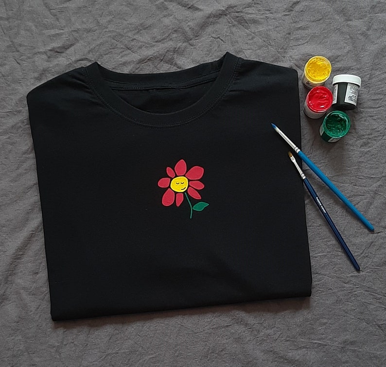 Happy flower design tee hand painted T-shirt oversize unisex shirt vintage style