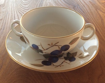 2 Evesham Gold Soup Coupes + Stands -  4 pieces