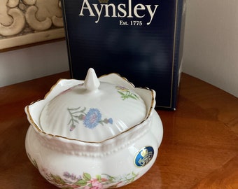 Aynsley Wild Tudor Trinket Box: Windsor Fine Bone China with Lid
