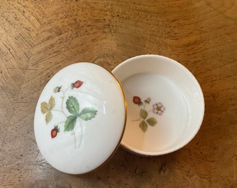 Vintage Wedgwood Wild Strawberry Trinket Pot: Gold Trim Lidded Box