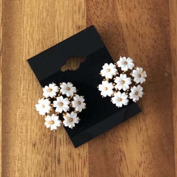 Vintage daisy earrings - 1960s cluster earrings by