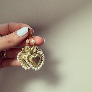 SACRED HEART earrings with pearls