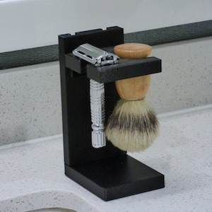 Collapsible Shave Stand