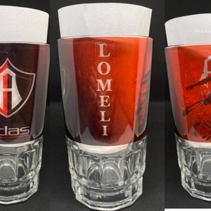 Rojinegros del Atlas Campeon 18 oz clear glass beer mug. Tarro cervecero de vidrio claro Zorros del Atlas. Frosted and clear mugs.