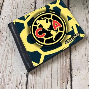 Cartera personalizada para hombre del Club América. Cartera personalizada. Cartera de regalo. Cartera de piel sintética. Personalizada con tu nombre. Regalo para él. Águilas del América.