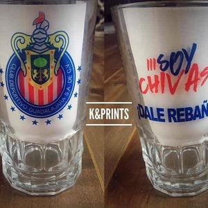 Chivas de Guadalajara 18 oz clear glass beer mug. Tarro cervecero de vidrio claro. Frosted and clear mugs custom available.