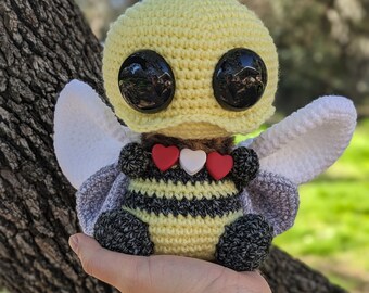 PHYSICAL ITEM Handmade Crochet Creepy Cute Gothic Bee