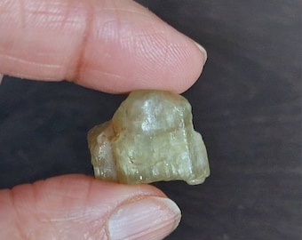 CAT&#39;s EYE/ CHRYSOBERYL (Raw, Small, High Grade) [**Price is for one crystal**]