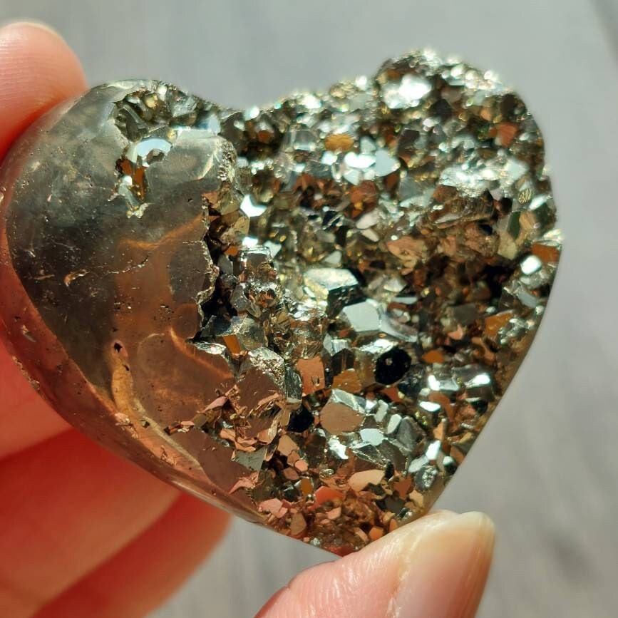 パイライトハート（65g - 152g）ペルー産、プレミアム品質 [**価格は