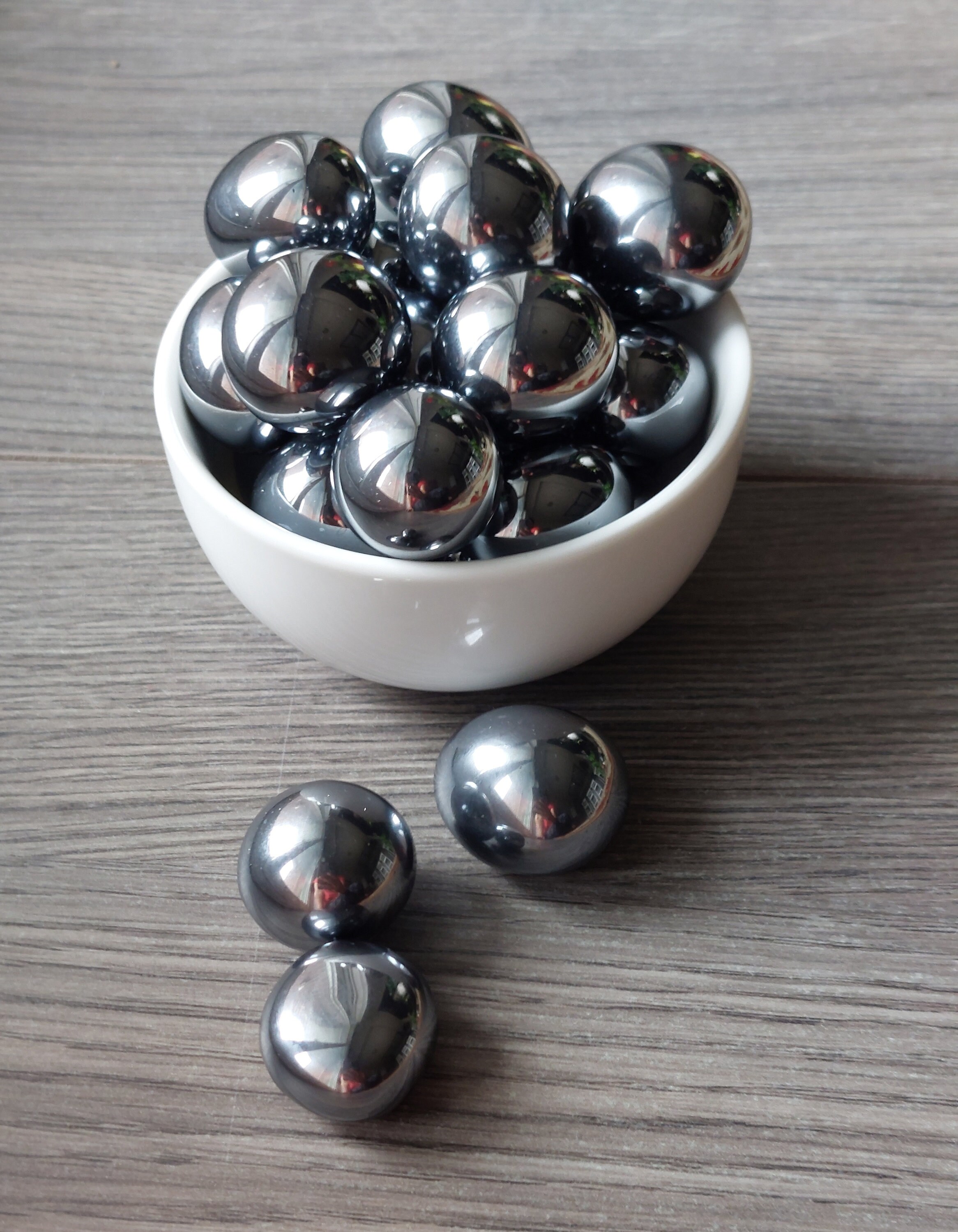 タンブルエリートシュンガイト（シルバーシュンガイト）：ロシア産